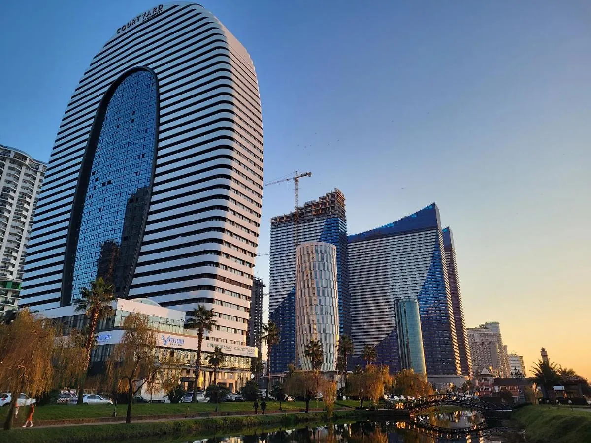 Black Sea Apartments Alliance Palace Батуми Отель